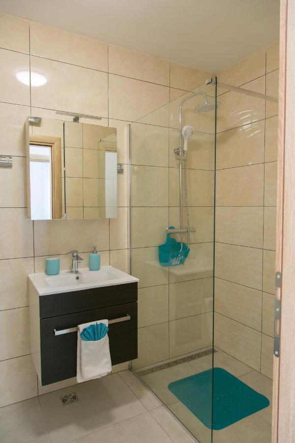 Navi Apartment