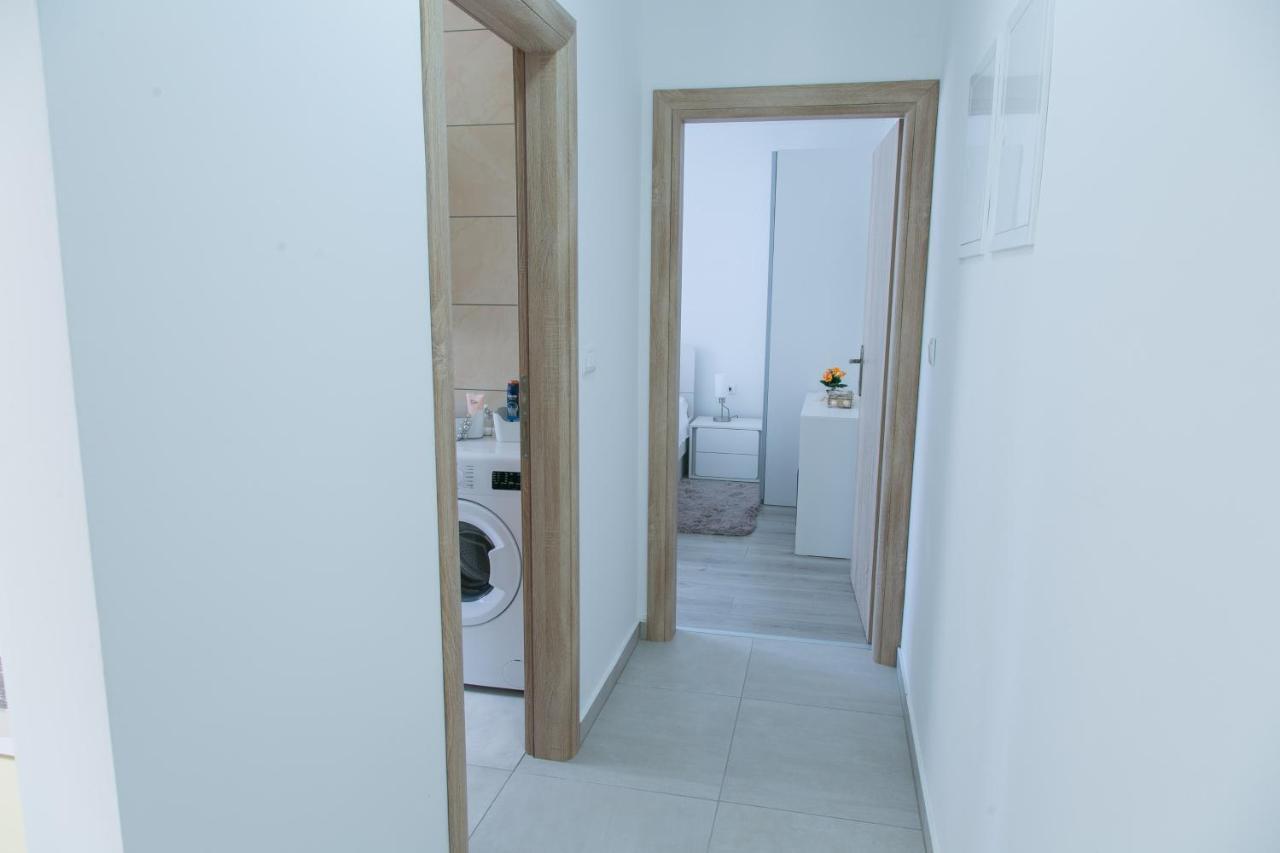 Apartment Navi *